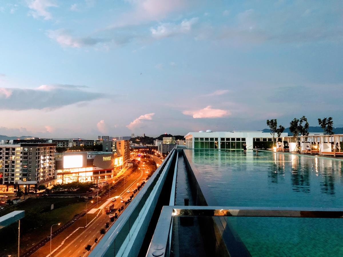 Utopian Homes At Sutera Avenue *